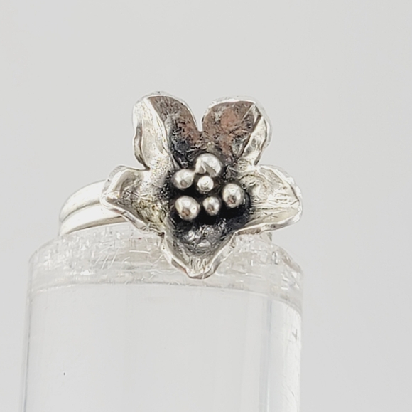 DREAMYJWLS Jewelry - FLOWER RING HANDMADE IN STERLING SILVER METAL Sz 7